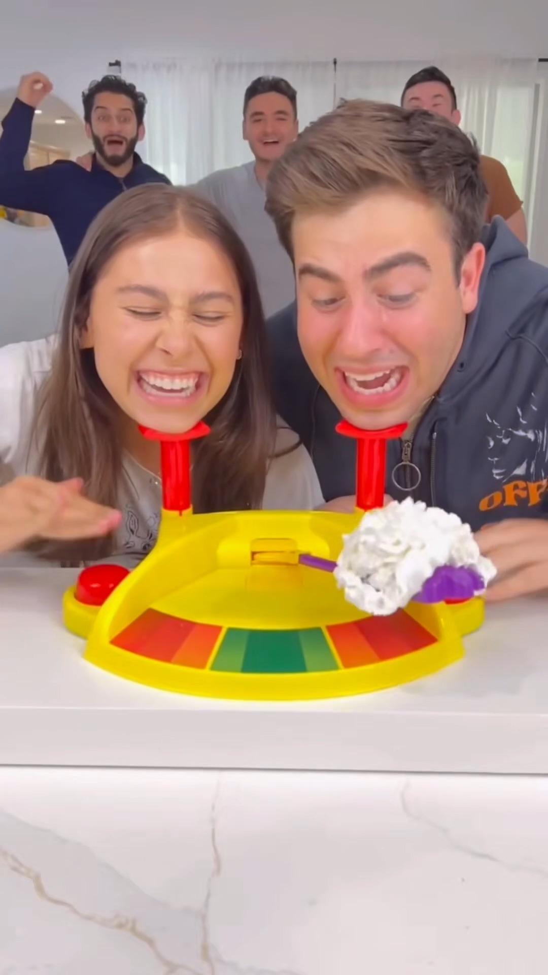 فيديو 5 لـ لعبة تحدي الوجه بالكريمة 🎭